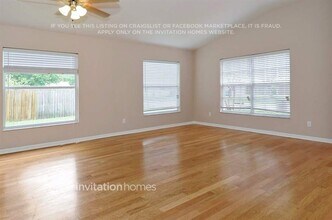 1410 Golden Squirrel Way in Seffner, FL - Building Photo - Building Photo