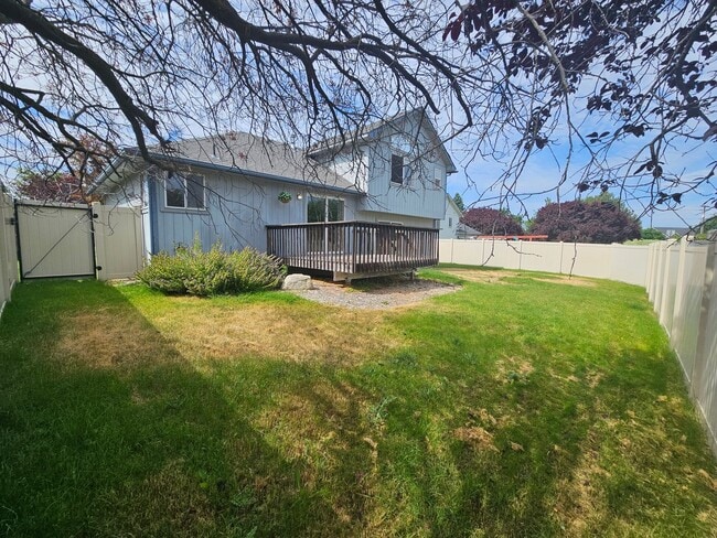409 S Sonora Ln in Spokane Valley, WA - Foto de edificio - Building Photo