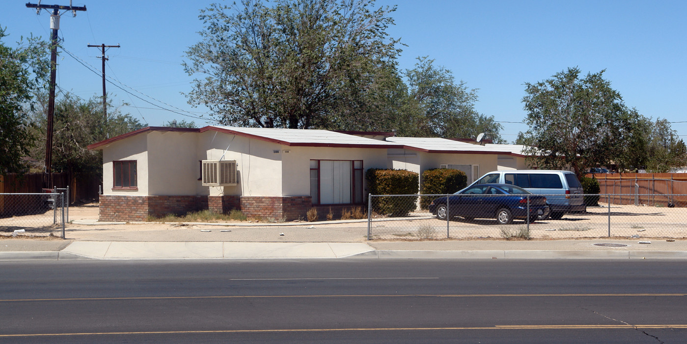 13100 Navajo Rd in Apple Valley, CA - Building Photo