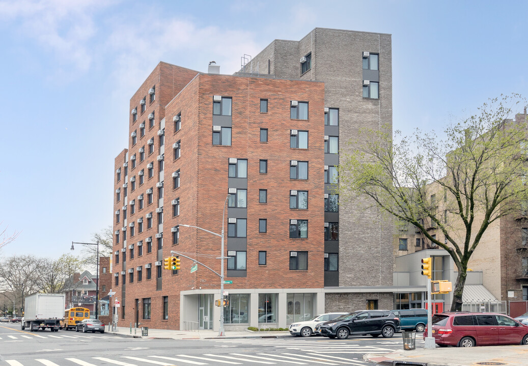 Courtelyou in Brooklyn, NY - Building Photo