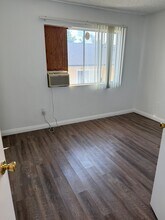 1340 E Stearns Ave in La Habra, CA - Foto de edificio - Building Photo
