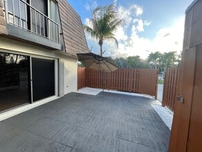 326 Jupiter Lakes Blvd in Jupiter, FL - Building Photo - Building Photo