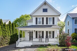 8 Quintard Ave in Norwalk, CT - Building Photo