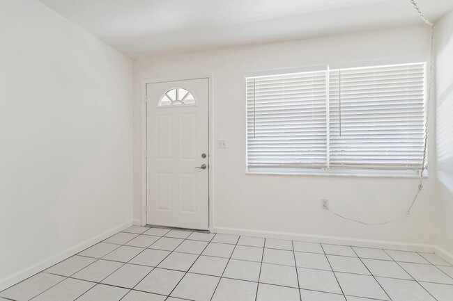 19147 SE Hillcrest Dr in Jupiter, FL - Building Photo - Building Photo