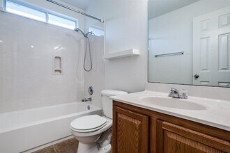 114 Feathergrass Dr in Buda, TX - Building Photo - Building Photo