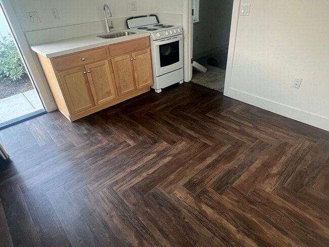 2890 Irish Meadow Way, Unit In law unit in Lathrop, CA - Foto de edificio - Building Photo