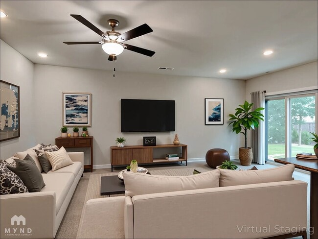 3413 Sumersbe court in College Park, GA - Foto de edificio - Building Photo