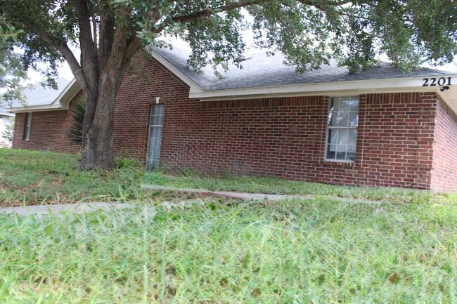 2201 Kimberly Ln