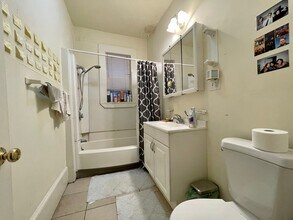 147 Kelton St, Unit 2 in Boston, MA - Foto de edificio - Building Photo