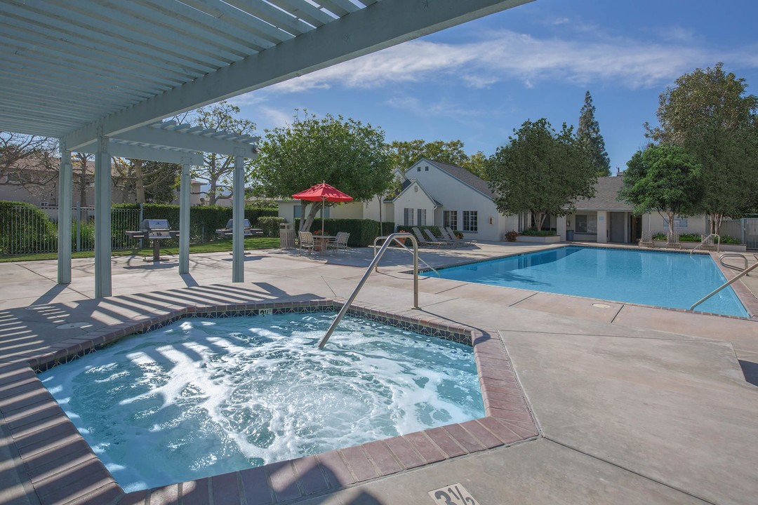 River Ridge Apartment Homes in Corona, CA - Foto de edificio