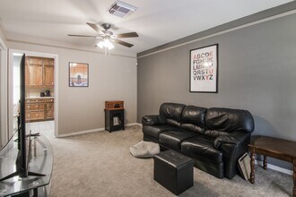 3212 Thornwood Dr in Pasadena, TX - Foto de edificio - Building Photo