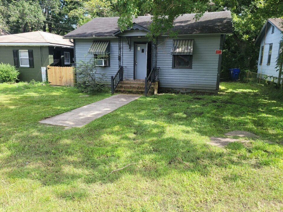 1923 Redwood St in North Charleston, SC - Building Photo