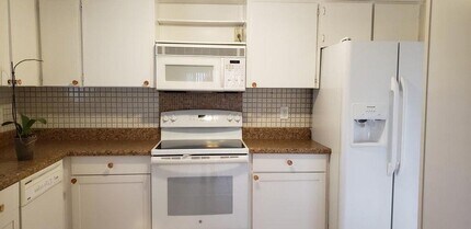 3601 S Ocean Blvd-Unit -102 in South Palm Beach, FL - Foto de edificio - Building Photo