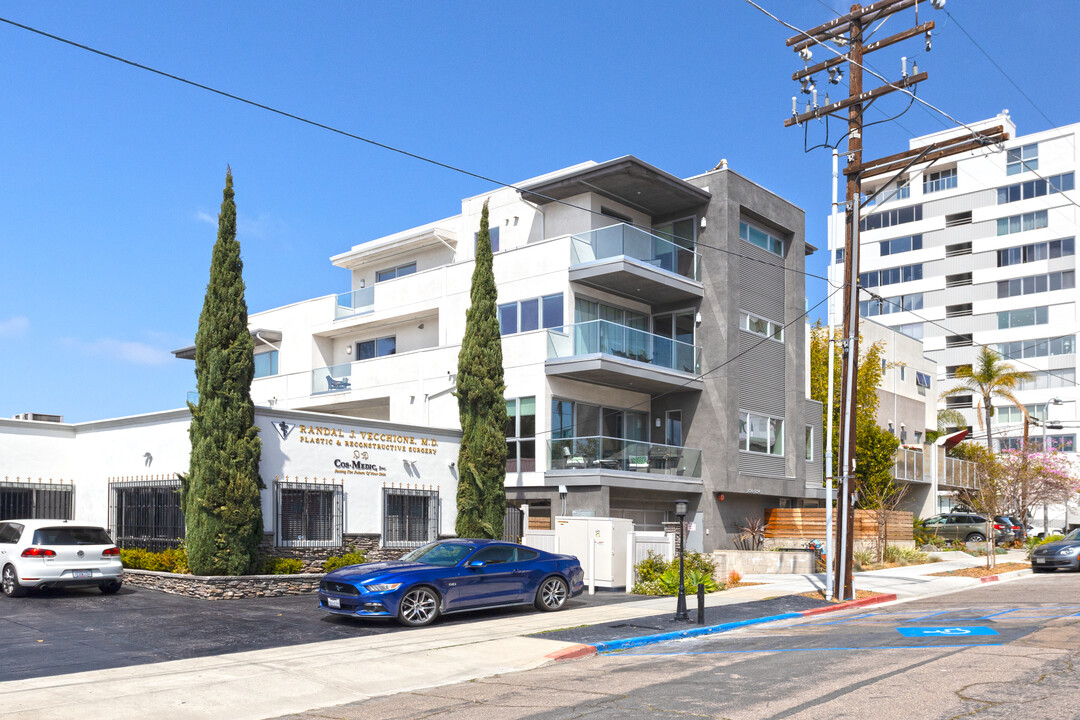 High Pointe Condos in San Diego, CA - Foto de edificio