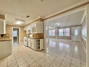 6602 Clemson St in Houston, TX - Building Photo - Building Photo