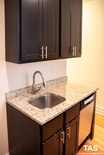 2175 W Giddings St, Unit 1 in Chicago, IL - Building Photo - Building Photo
