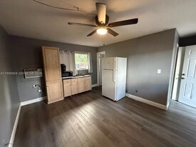 4148 SW 24th St in Fort Lauderdale, FL - Building Photo