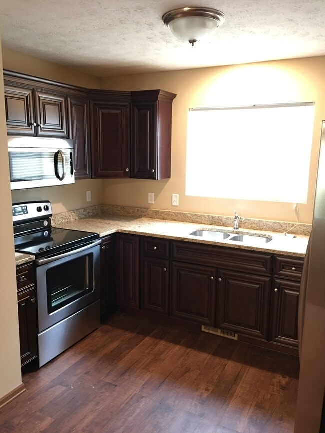 property at 5200 N 9th Cir