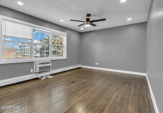 364 Westwood Ave in Long Branch, NJ - Foto de edificio - Building Photo