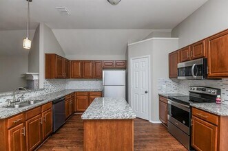 7436 Grass Valley Tr in Fort Worth, TX - Building Photo - Building Photo