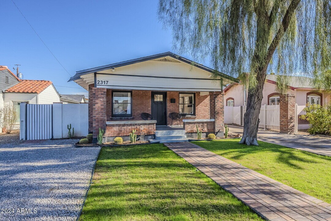 2317 N Dayton St in Phoenix, AZ - Building Photo