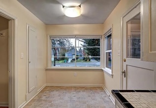 403 NE 92nd St in Seattle, WA - Building Photo - Building Photo