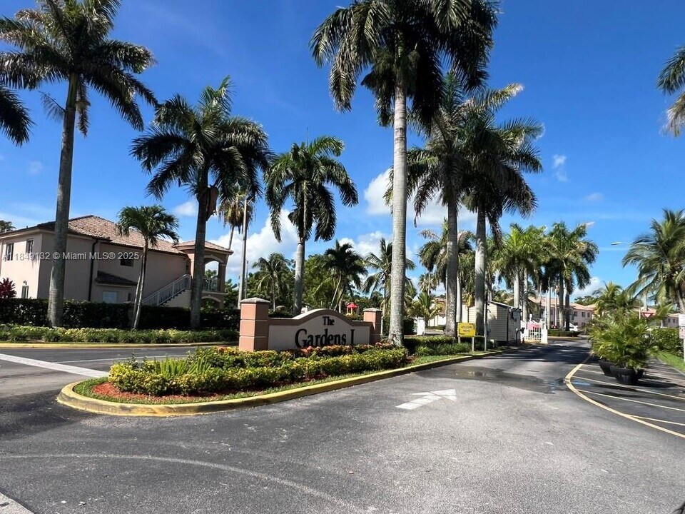 2731 SE 12th Pl in Homestead, FL - Building Photo