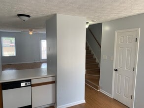 1407 Glenwood St in Milton, WV - Building Photo - Building Photo
