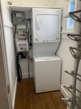 116 Paloma Ave, Unit B in Venice, CA - Building Photo - Building Photo