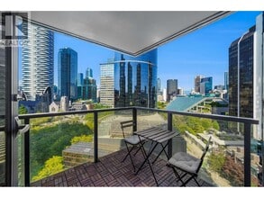 1050 Burrard St in Vancouver, BC - Building Photo - Building Photo