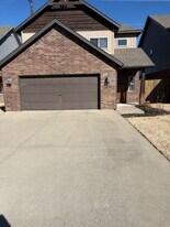 3104 SW Riverstone Ave in Bentonville, AR - Building Photo