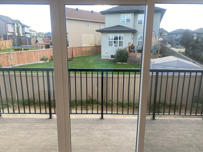 1025 Secord Promenade in Edmonton, AB - Building Photo - Building Photo