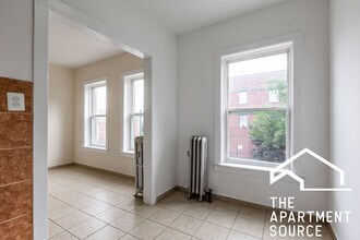 2712 N Milwaukee Ave, Unit 217 in Chicago, IL - Foto de edificio - Building Photo