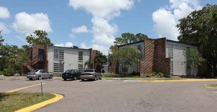 Oakwood Villa in Jacksonville, FL - Foto de edificio - Building Photo