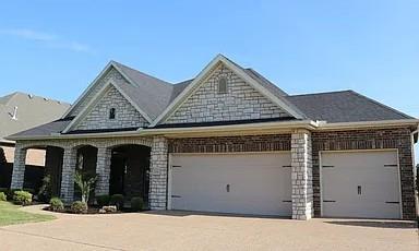 property at 1500 SW Wisteria Ave
