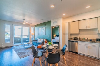 9600 W Georgia Ave in Glendale, AZ - Building Photo - Building Photo