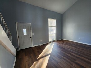 1221 Calico Ave in Naperville, IL - Building Photo - Building Photo