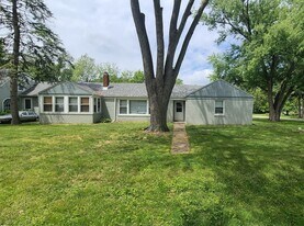 16002 Spaulding Ave, Unit 12 in Markham, IL - Building Photo