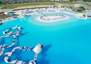 32201 Powderpuff Mimosa Dr in San Antonio, FL - Foto de edificio - Building Photo