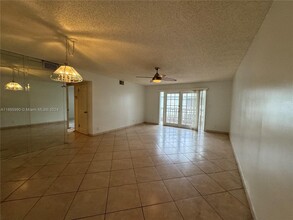 7554 Stirling Rd in Hollywood, FL - Building Photo - Building Photo