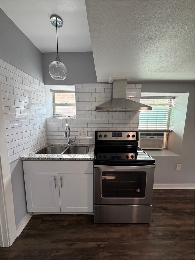 property at 4630 Woodside St