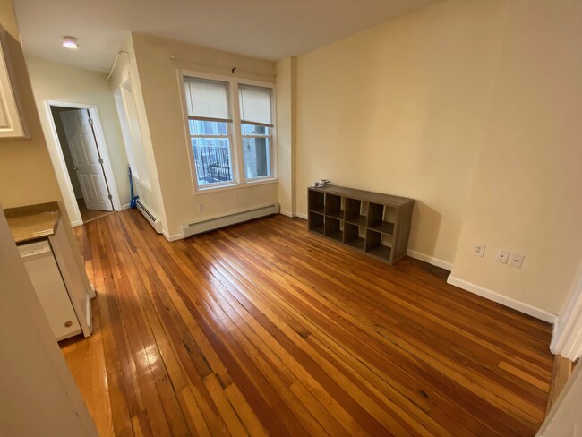 8 Grove St, Unit 2
