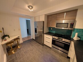 2655 Collins Ave, Unit 703 in Miami Beach, FL - Foto de edificio - Building Photo