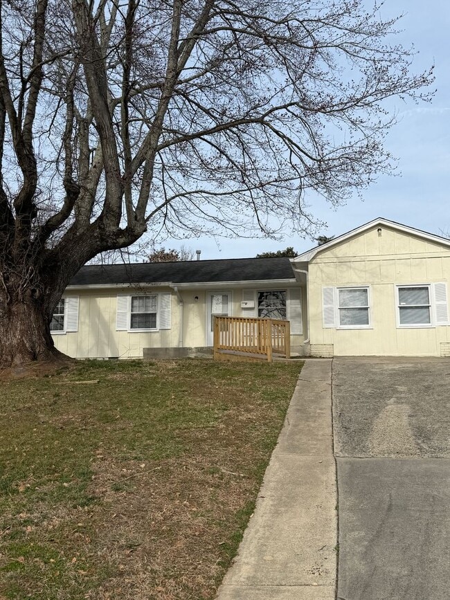 property at 4015 Woodleaf Rd