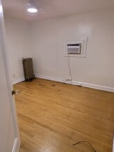 140 W North St, Unit Apt A in Wooster, OH - Building Photo - Building Photo