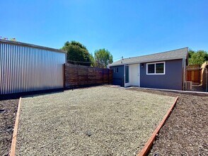 1407 Vale Ave in Napa, CA - Building Photo - Building Photo
