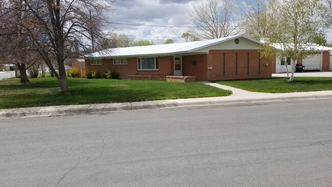 property at 904 Sherry Dr
