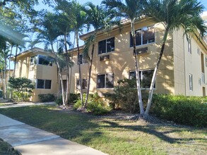 31 Menores Ave in Coral Gables, FL - Building Photo - Building Photo