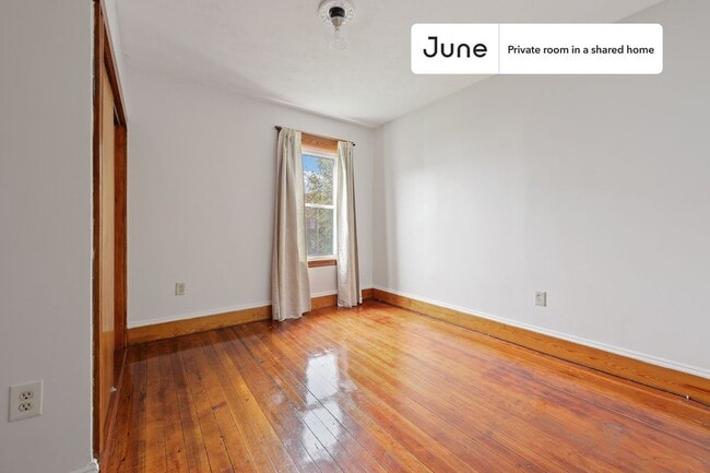 Private bedroom in 4 bed/1 bath Home in Boston, MA - Building Photo - Building Photo