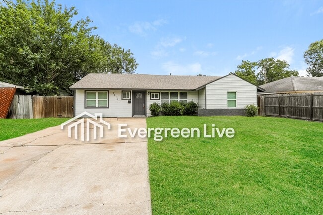 6015 Glenhurst Dr in Houston, TX - Foto de edificio - Building Photo
